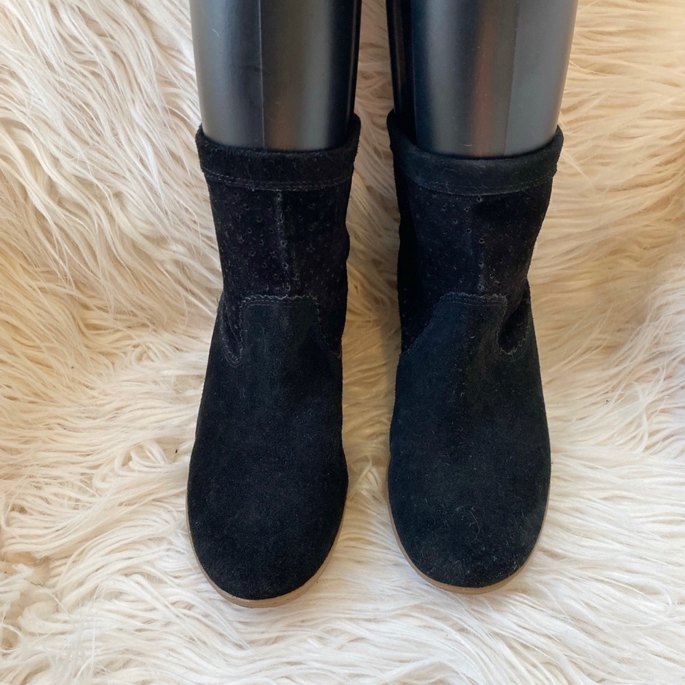 DV by Dolce Vita Perforated Suede Ankle Boots Sz 6
